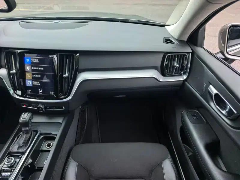 Volvo S60 2020 T3 Smart Luxury Edition — миниатюра 15