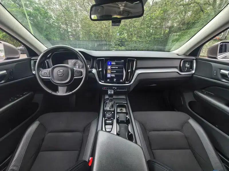 Volvo S60 2020 T3 Smart Luxury Edition — миниатюра 16