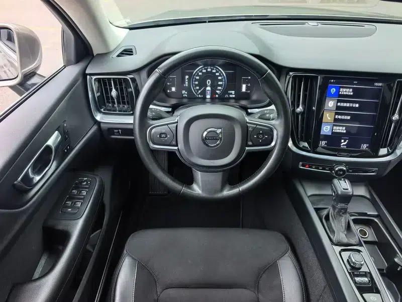 Volvo S60 2020 T3 Smart Luxury Edition — миниатюра 18