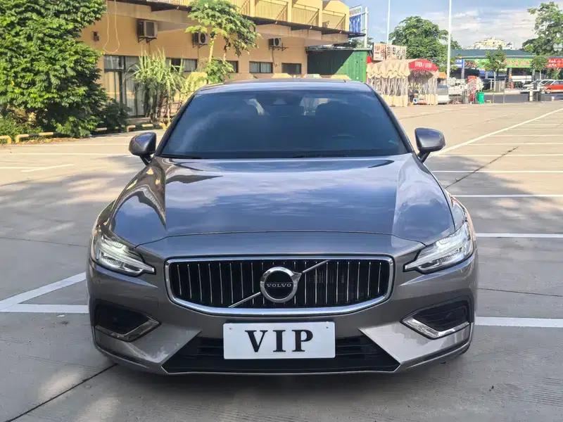 2022 Volvo S60 B4 Smart Luxury Edition — миниатюра 2