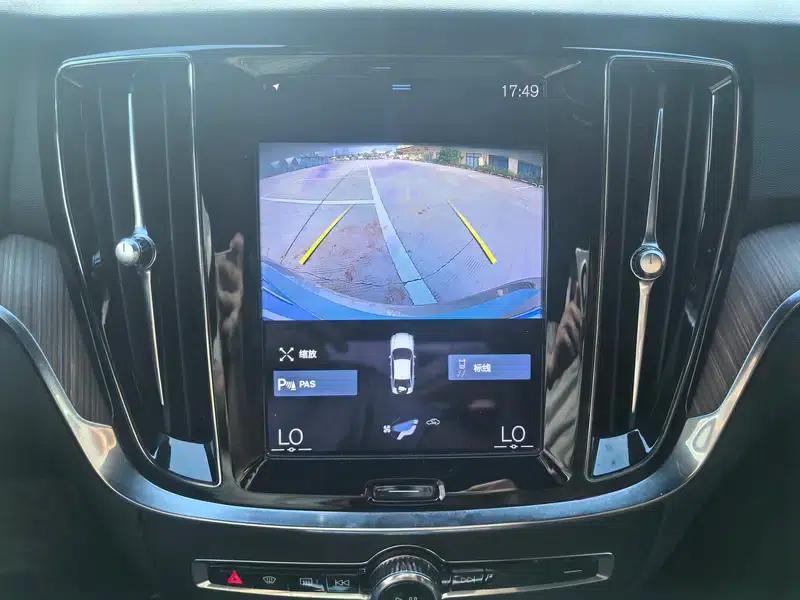 2022 Volvo S60 B4 Smart Luxury Edition — миниатюра 11