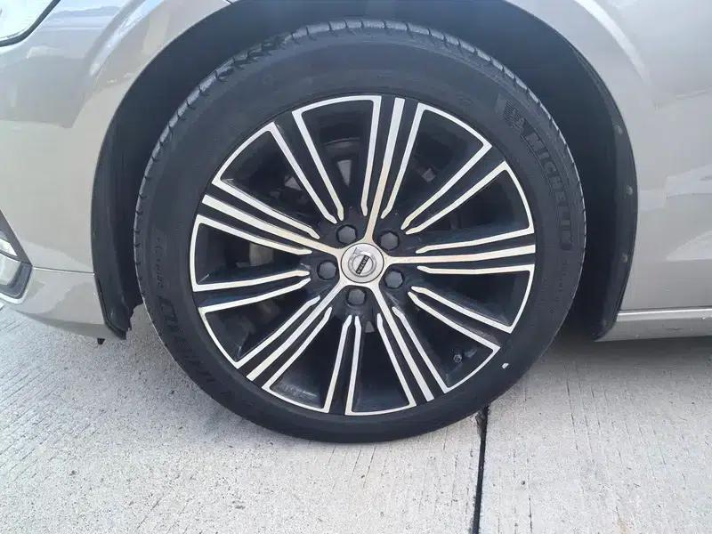 2022 Volvo S60 B4 Smart Luxury Edition — миниатюра 12