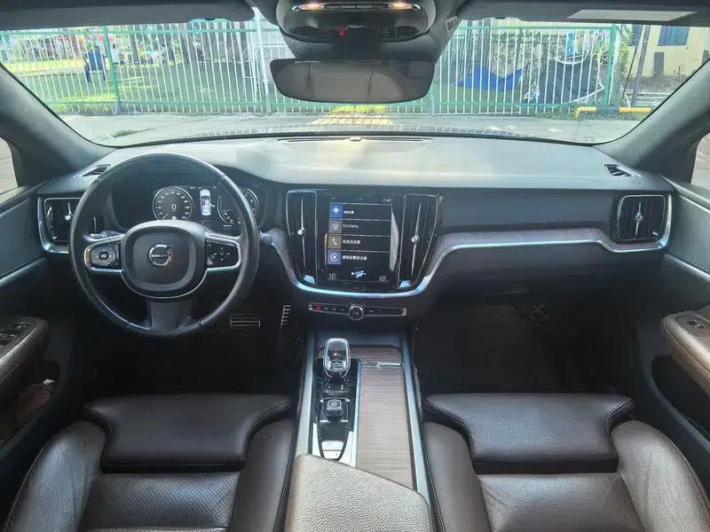 2022 Volvo S60 B4 Smart Luxury Edition — миниатюра 16