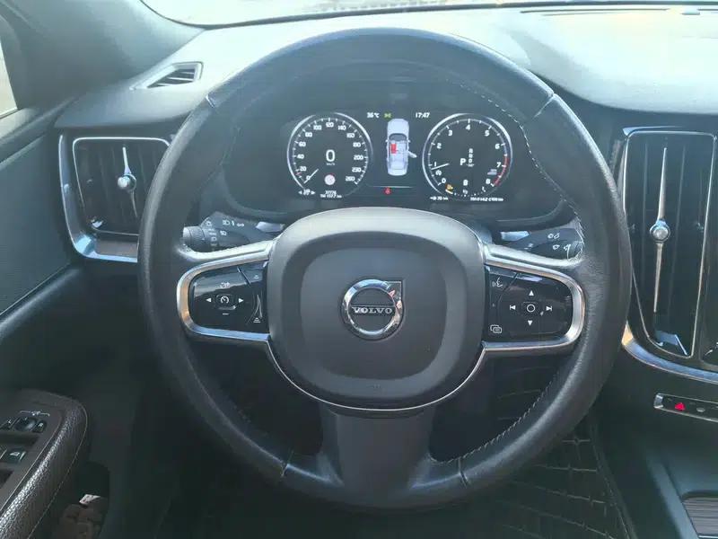2022 Volvo S60 B4 Smart Luxury Edition — миниатюра 19