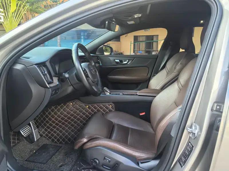 2022 Volvo S60 B4 Smart Luxury Edition — миниатюра 27