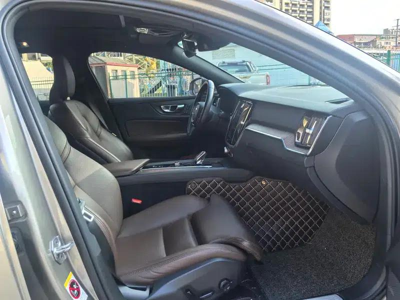 2022 Volvo S60 B4 Smart Luxury Edition — миниатюра 29