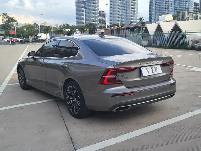 2022 Volvo S60 B4 Smart Luxury Edition — миниатюра 4