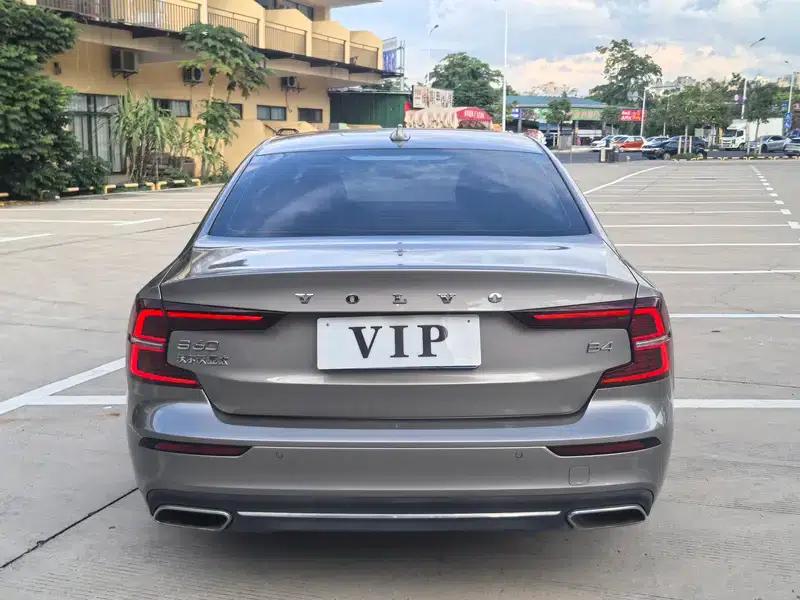 2022 Volvo S60 B4 Smart Luxury Edition — миниатюра 5