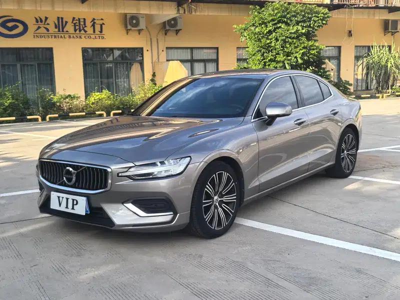 2022 Volvo S60 B4 Smart Luxury Edition — миниатюра 9