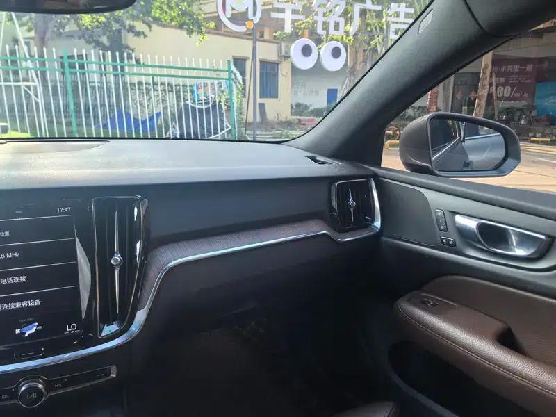 2022 Volvo S60 B4 Smart Luxury Edition — миниатюра 10