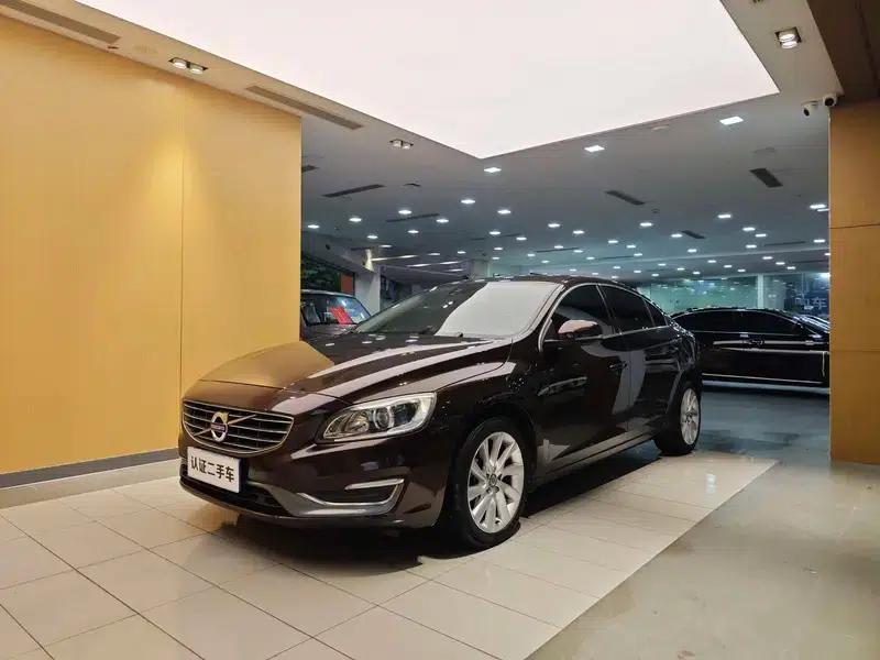 2017 Volvo S60L T4 Smart Edition — миниатюра 1