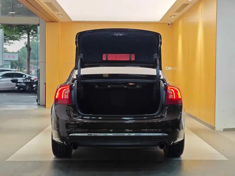 2017 Volvo S60L T4 Smart Edition — миниатюра 12