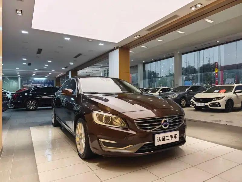 2017 Volvo S60L T4 Smart Edition — миниатюра 3