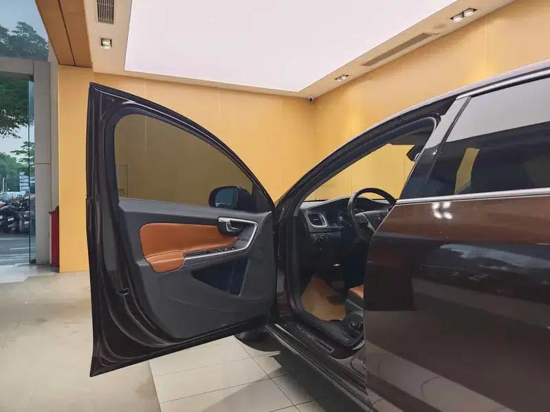 2017 Volvo S60L T4 Smart Edition — миниатюра 32