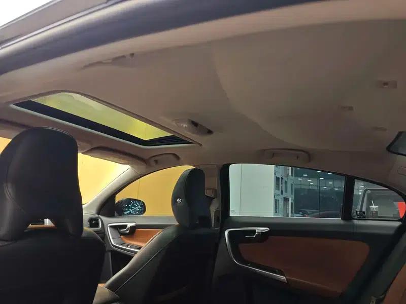 2017 Volvo S60L T4 Smart Edition — миниатюра 35