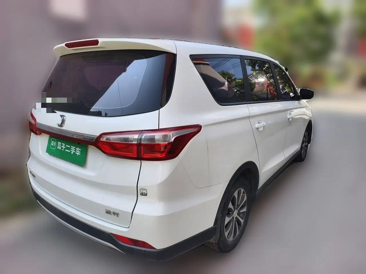 CHANGAN Lingxuan 2017 1.6L Manual Entry-Level Model — миниатюра 4