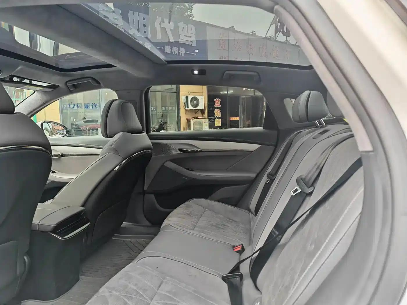 Voyah Chase 2023 AWD Standard Edition — миниатюра 6