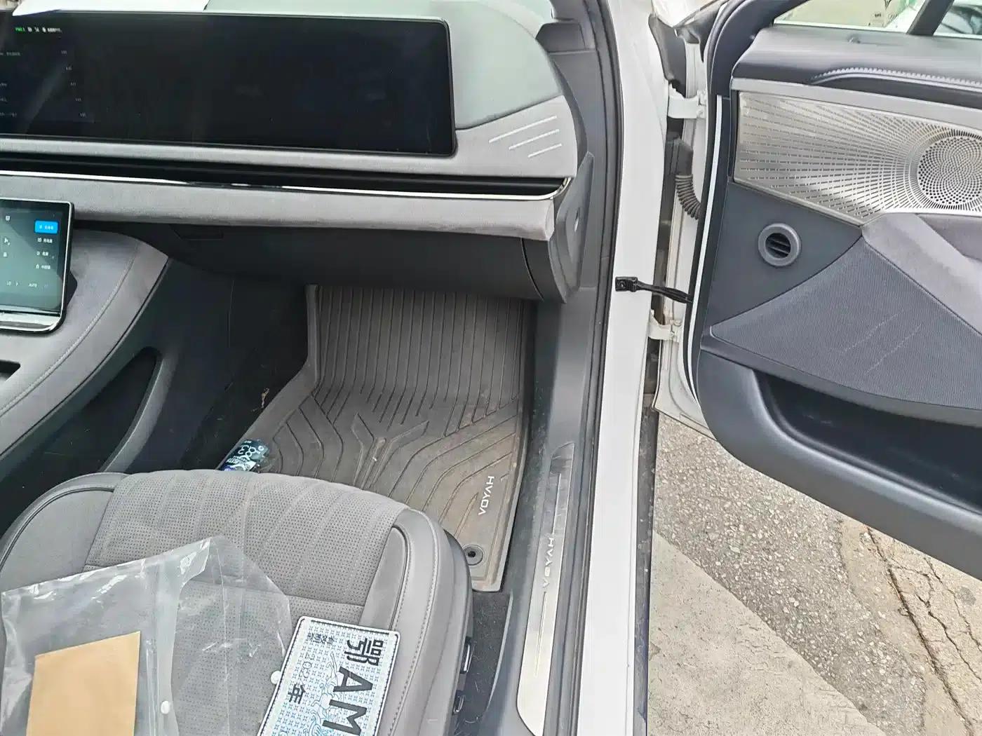 Voyah Chase 2023 AWD Standard Edition — миниатюра 10