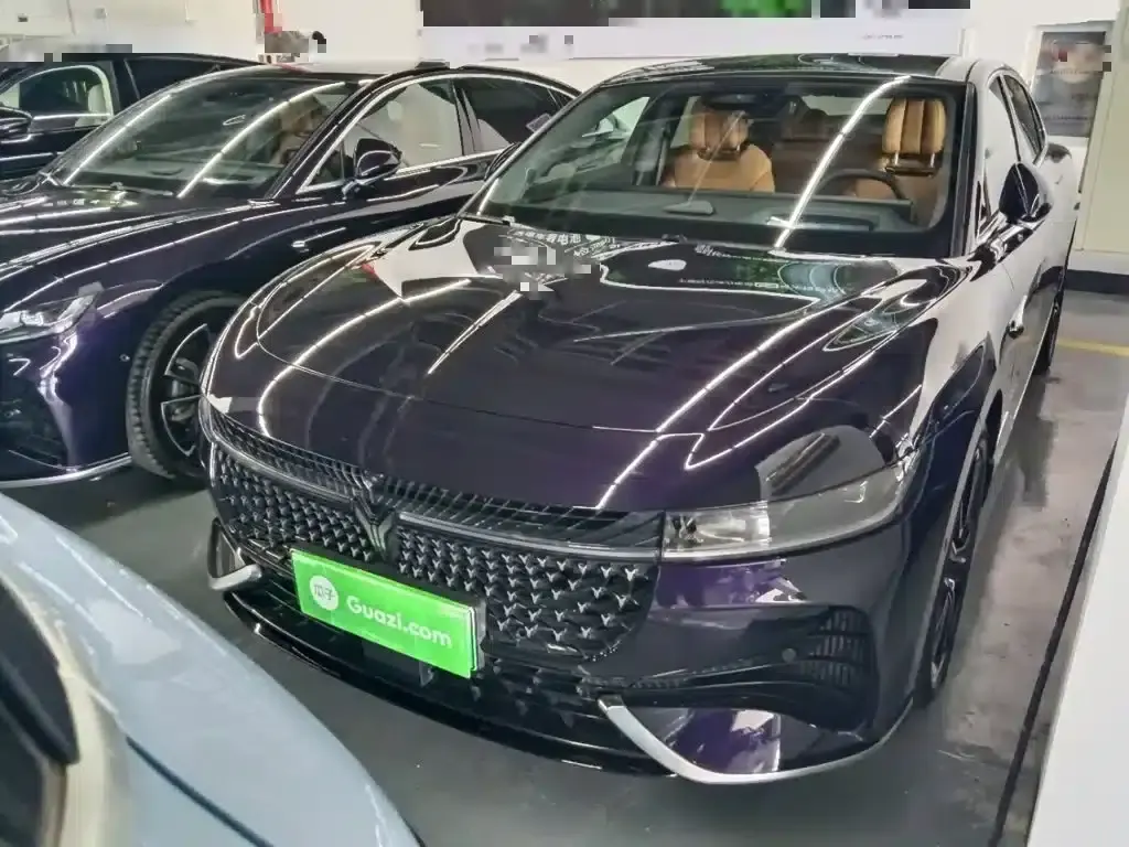 Voyah Chasing the Light 2024 PHEV AWD Long Range Flagship Edition — миниатюра 1