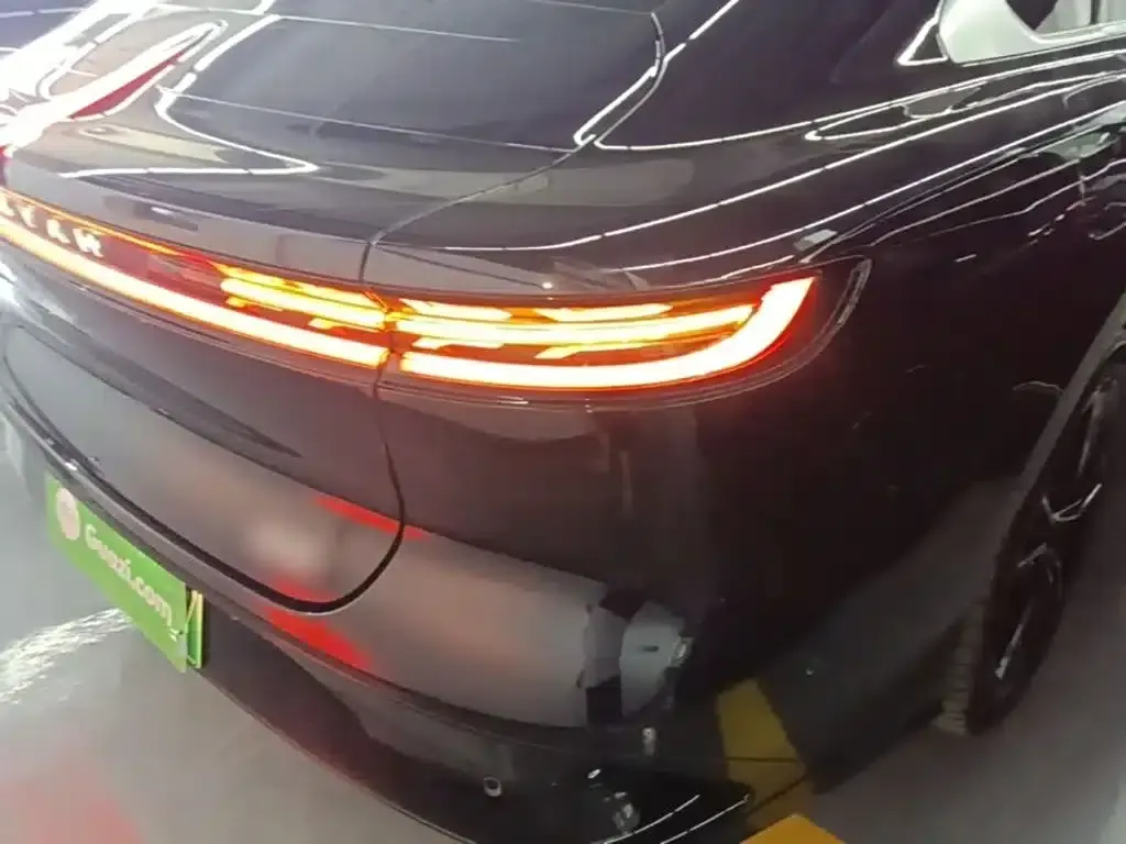 Voyah Chasing the Light 2024 PHEV AWD Long Range Flagship Edition — миниатюра 8