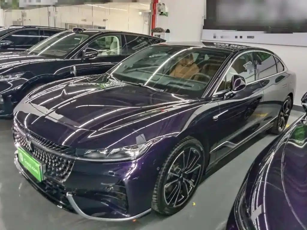 Voyah Chasing the Light 2024 PHEV AWD Long Range Flagship Edition — миниатюра 2