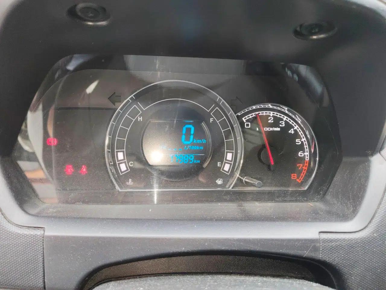 Great Wall M4 2012 1.5L Manual Luxury Version — миниатюра 11
