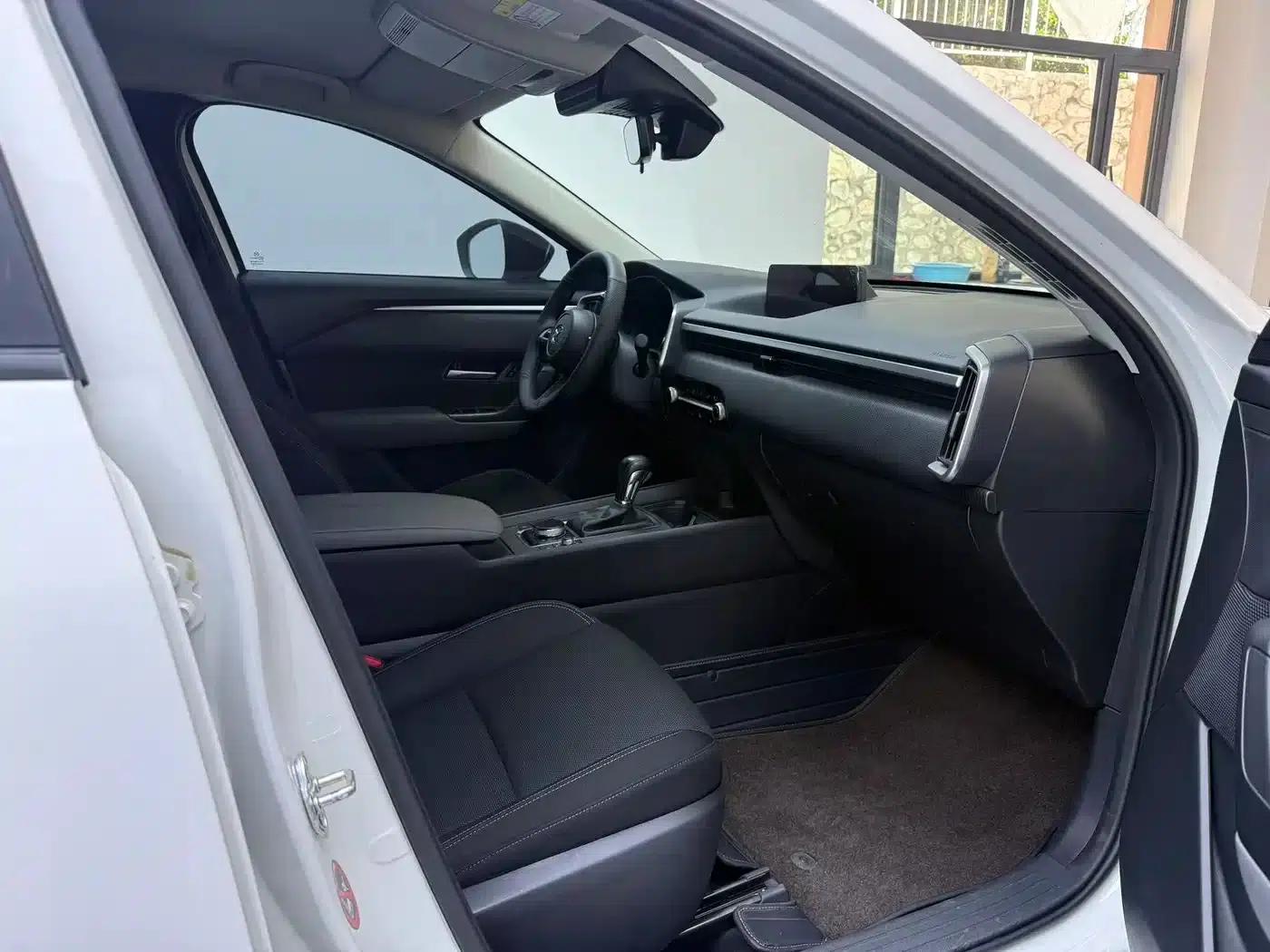Mazda CX-50 2023 2.0L Driving Edition — миниатюра 9