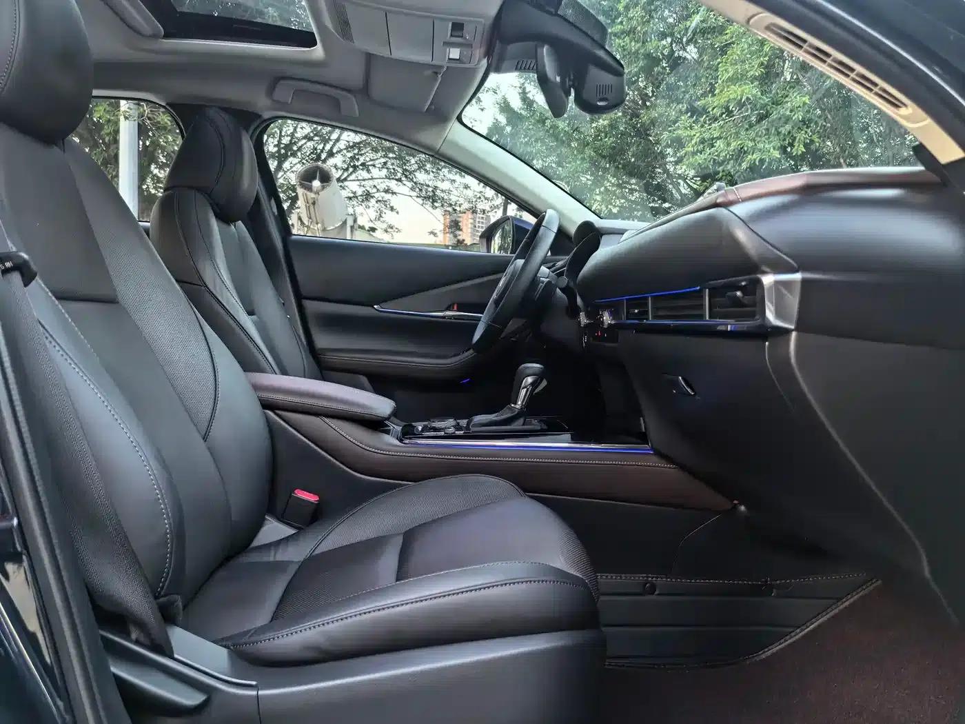 Mazda CX-30 2021 2.0L Automatic Premium Edition — миниатюра 13