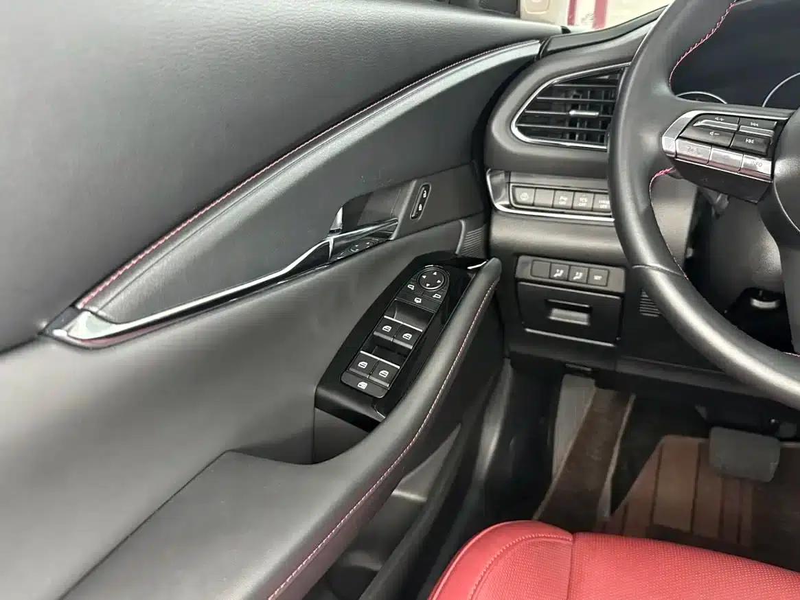 Mazda CX-30 2022 2.0L Automatic Premium Edition — миниатюра 24