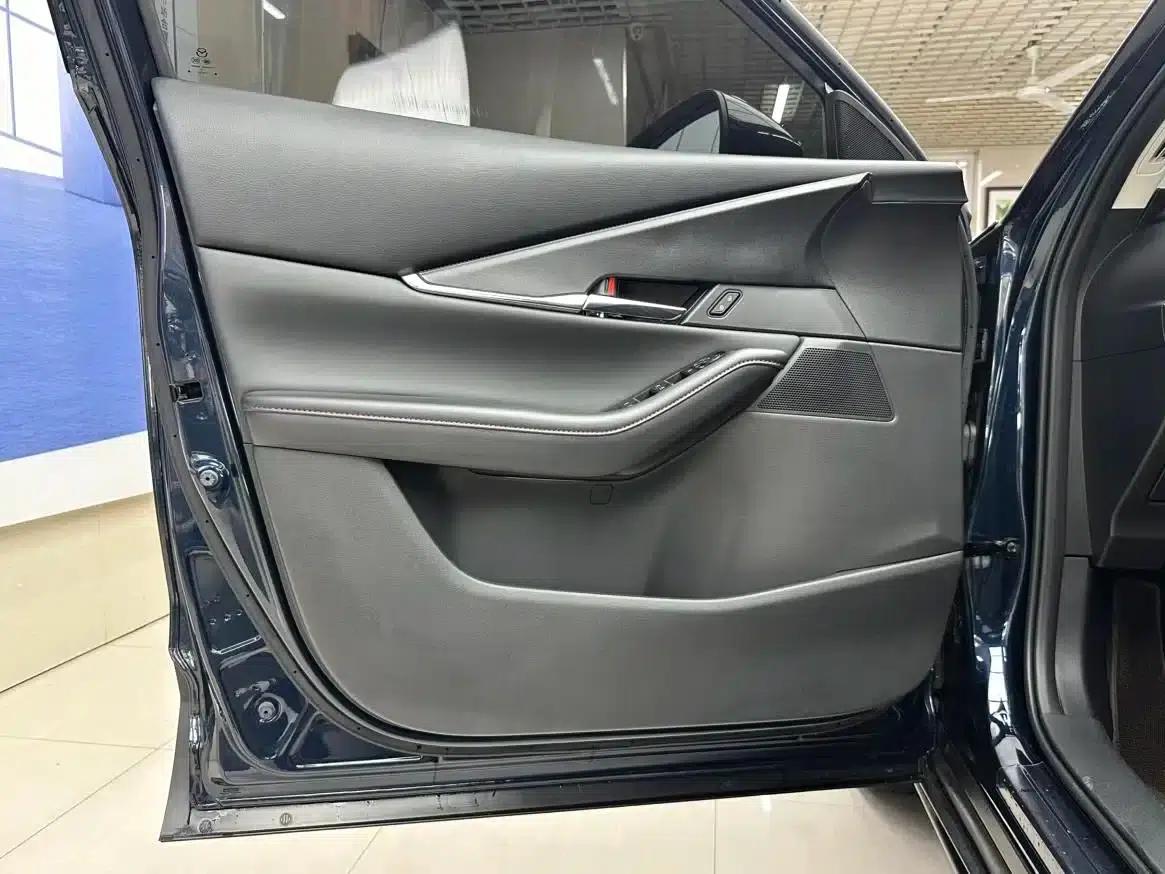 Mazda CX-30 2022 2.0L Automatic Premium Edition — миниатюра 26