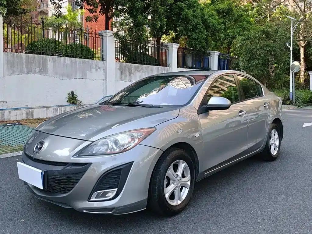 Mazda 3 Axela 2011 Sedan 1.6L Automatic Elite — миниатюра 1