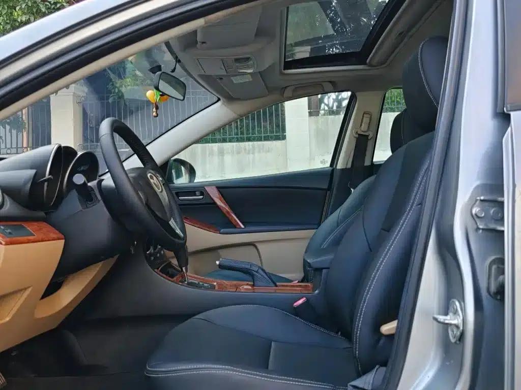 Mazda 3 Axela 2011 Sedan 1.6L Automatic Elite — миниатюра 4