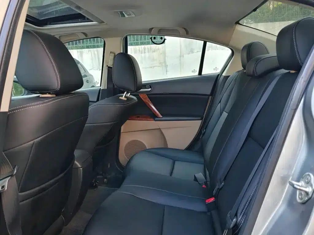 Mazda 3 Axela 2011 Sedan 1.6L Automatic Elite — миниатюра 5