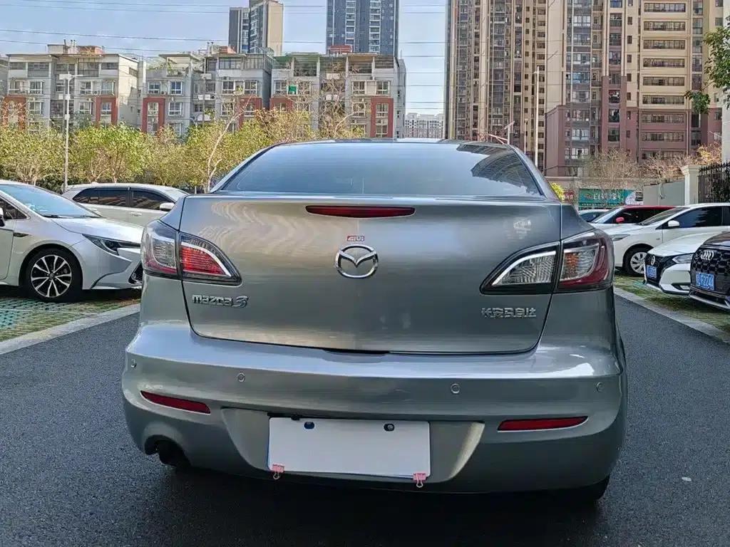 Mazda 3 Axela 2011 Sedan 1.6L Automatic Elite — миниатюра 8