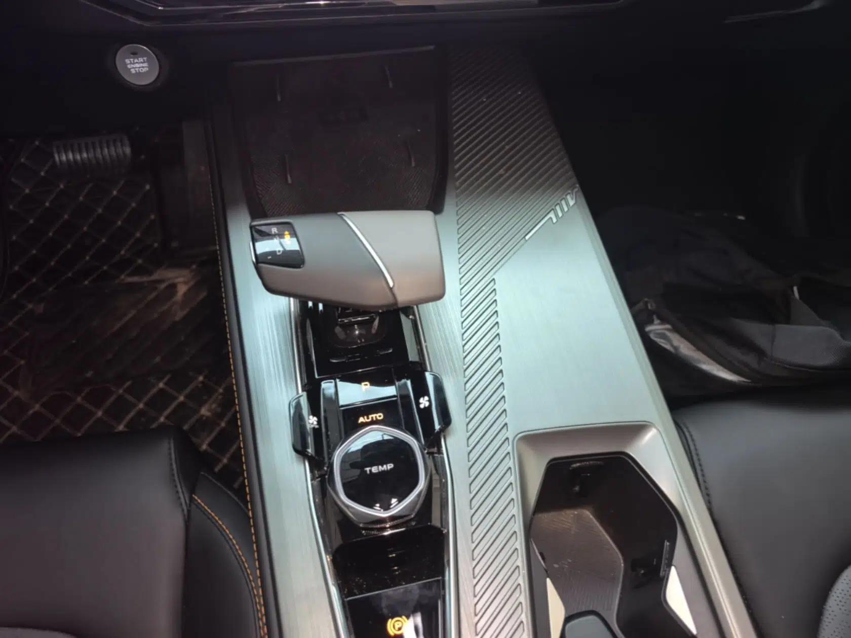 CHANGAN OSHAN Z6 2022 Blue Whale 1.5T DCT Smart Edition Urban Version — миниатюра 16