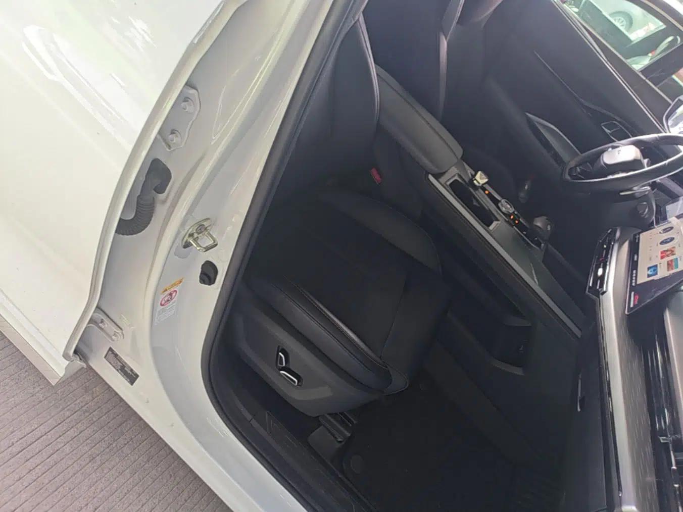 CHANGAN OSHAN Z6 New Energy 2023 ZhiDian iDD 150KM Flagship PLUS Smart Parking Edition — миниатюра 19