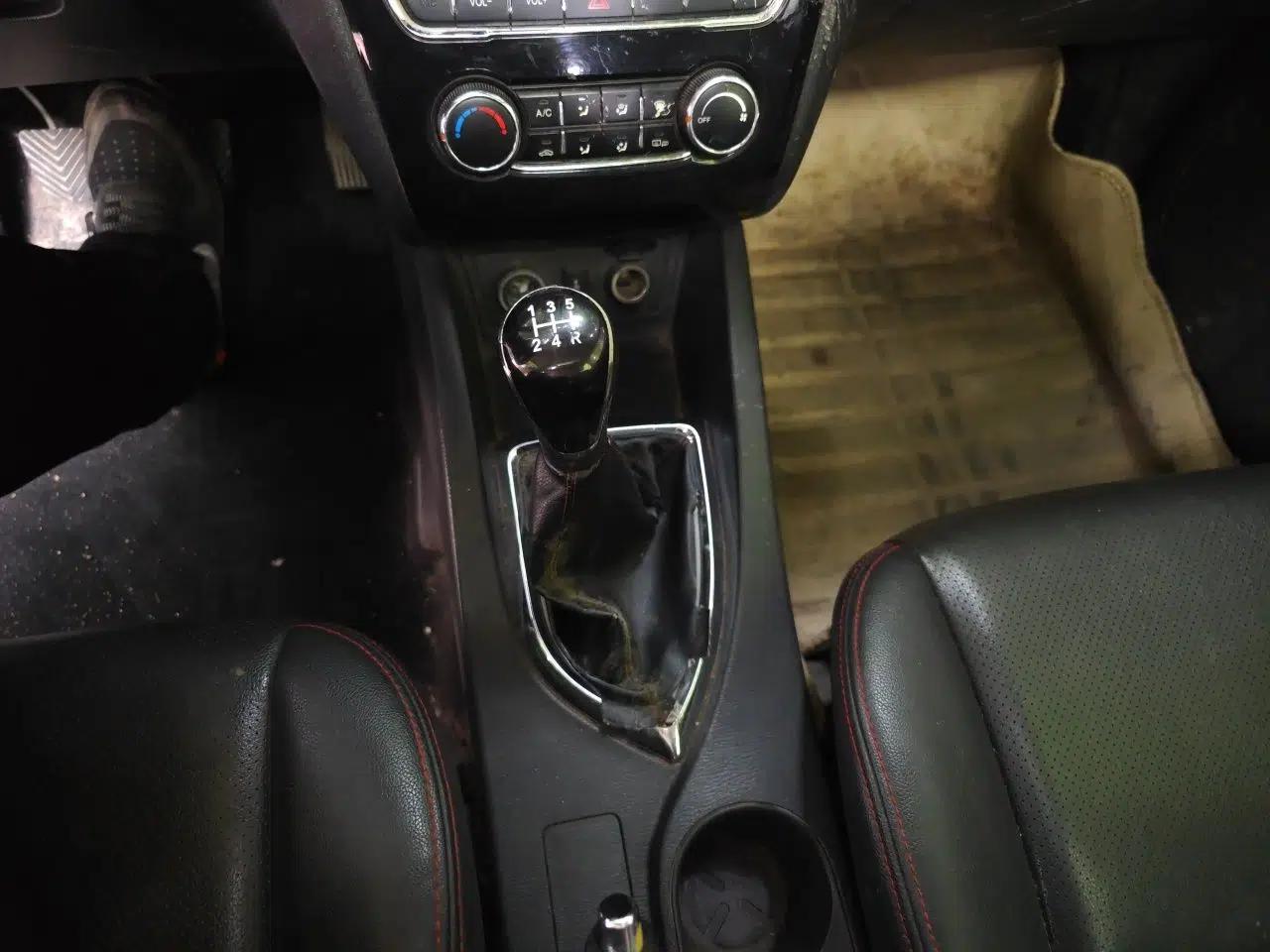 CHANGAN KAICHENG Oushang A600 2016 1.5L Manual Luxury 7-Seater — миниатюра 14