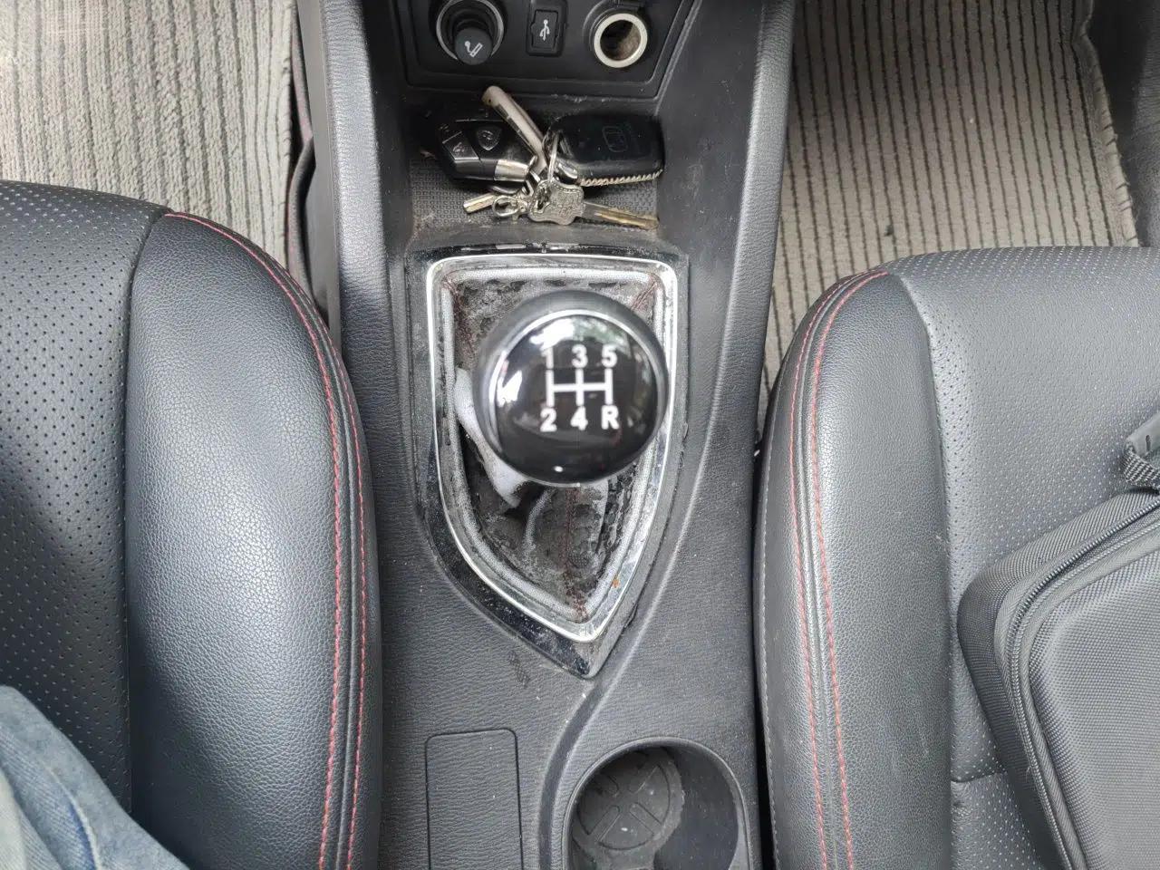 CHANGAN KAICHENG Oushang A600 2016 1.5L Manual Luxury 7-Seater — миниатюра 14