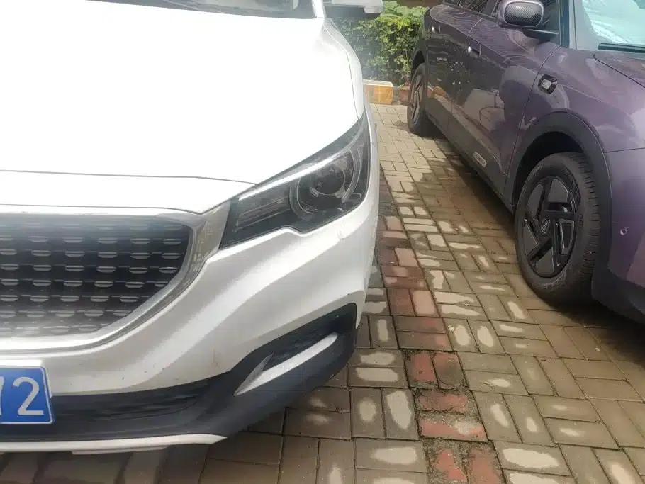 MG ZS 2019 1.5L Manual 65-inch Panoramic Sunroof Global Edition (China VI Emission Standard) — миниатюра 5