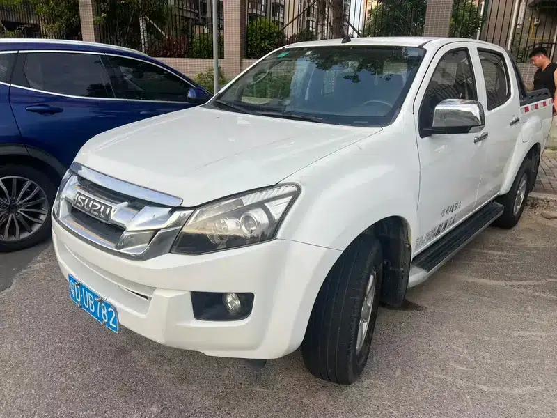 D-MAX 2015 2.5T 2WD Automatic High-Pass Elite 4JK1 — миниатюра 1