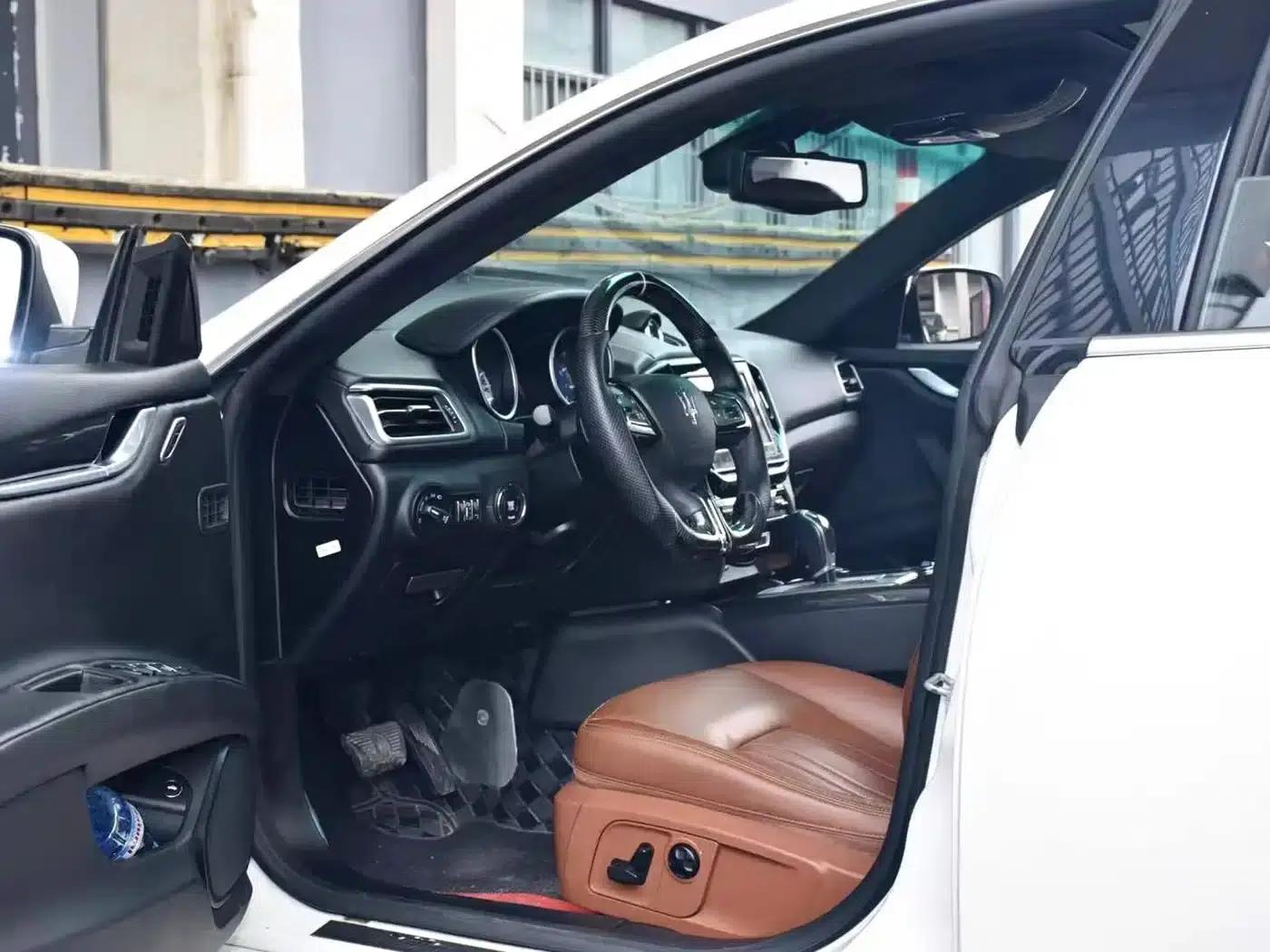 2014 Ghibli 3.0T Standard Edition — миниатюра 6
