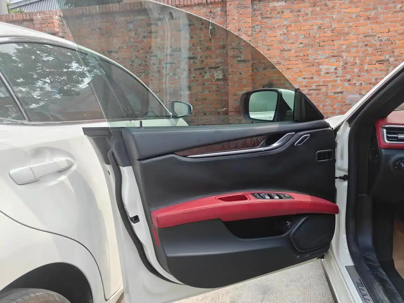 2014 Ghibli 3.0T Standard Edition — миниатюра 4