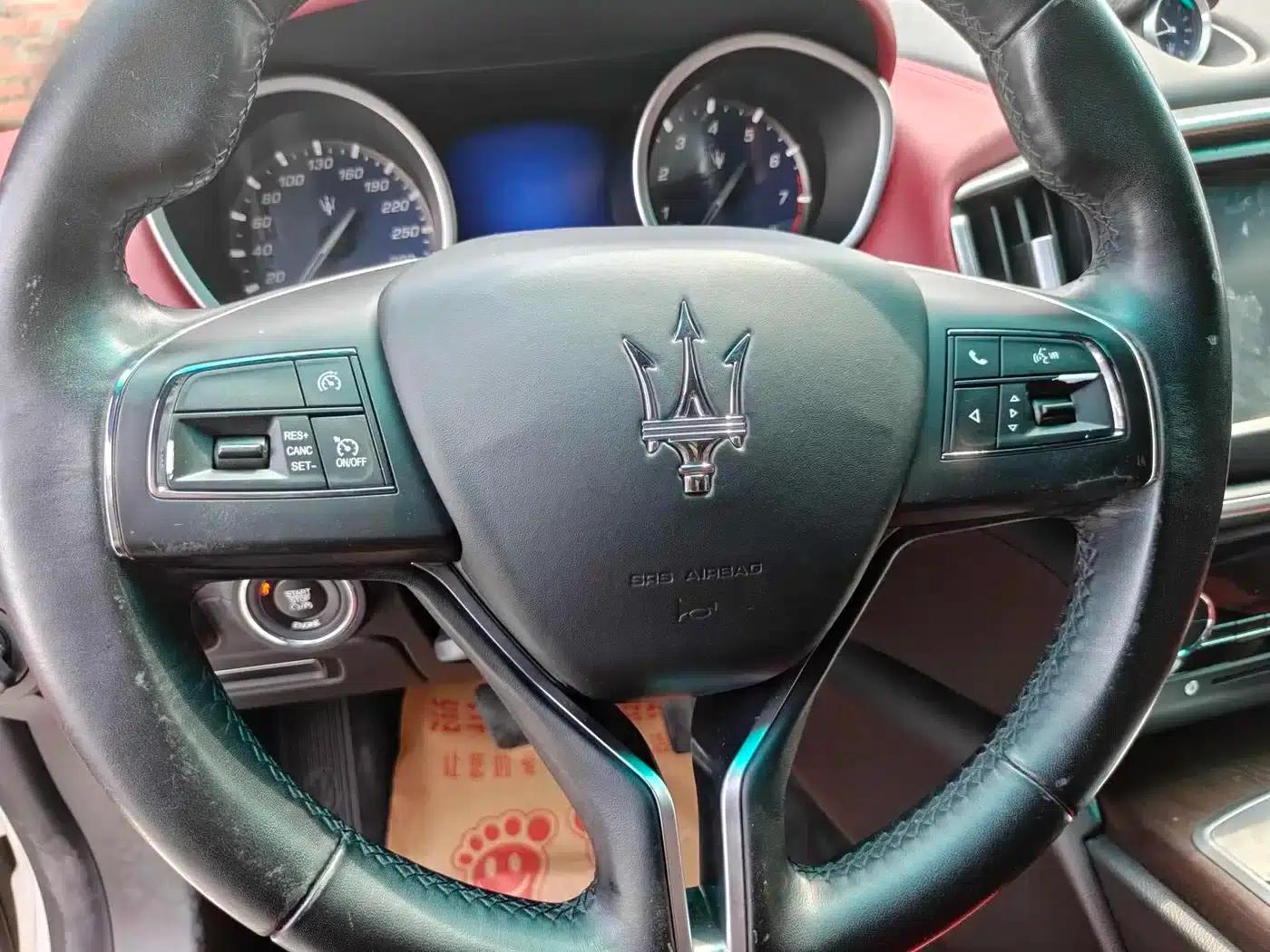 2014 Ghibli 3.0T Standard Edition — миниатюра 8