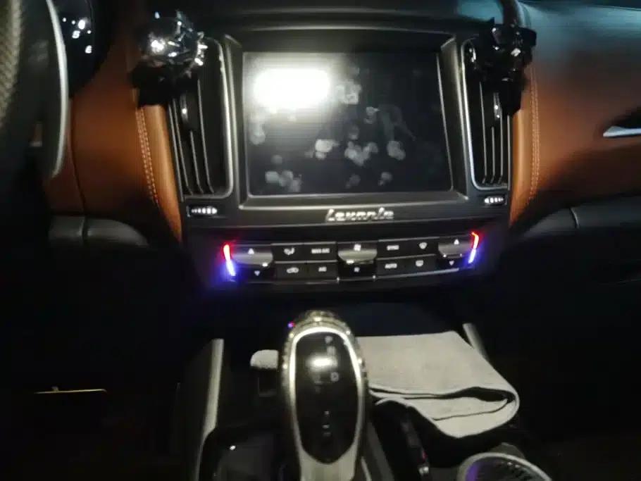 2018 Levante 3.0T Classic Edition — миниатюра 13