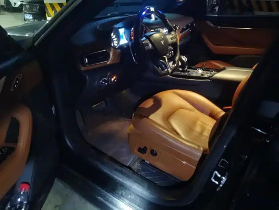 2018 Levante 3.0T Classic Edition — миниатюра 9