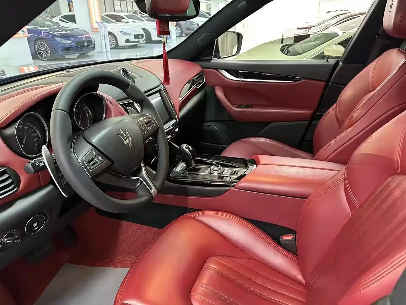 2016 Levante 3.0T Standard Edition — миниатюра 3