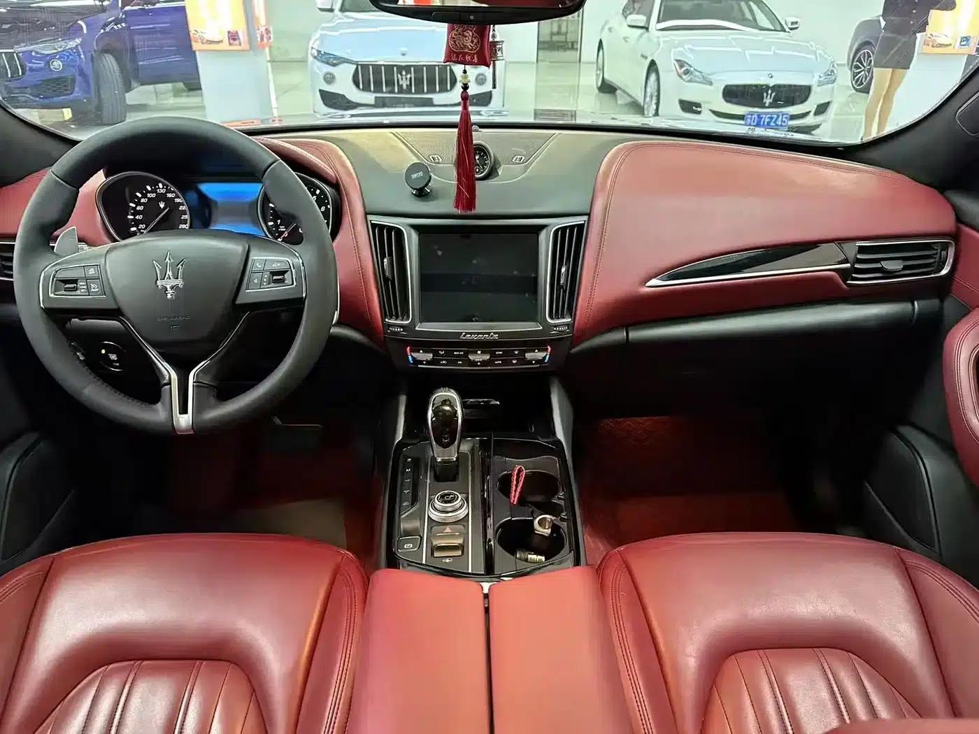 2016 Levante 3.0T Standard Edition — миниатюра 4