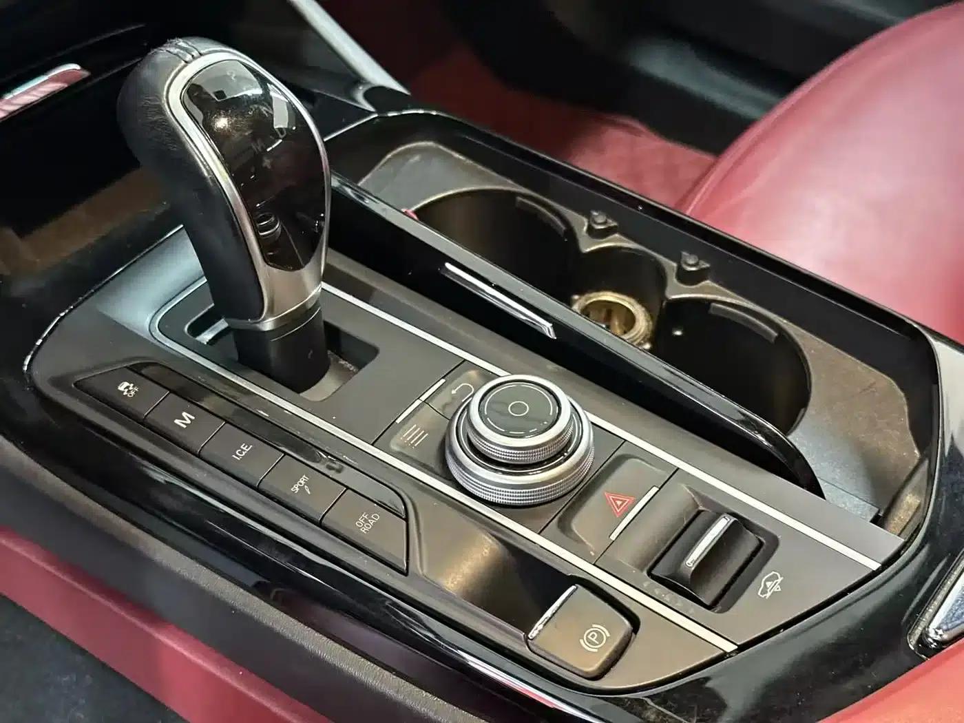 2016 Levante 3.0T Standard Edition — миниатюра 7
