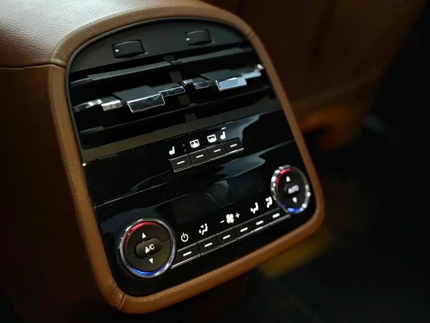 2018 Quattroporte 3.0T Standard Edition — миниатюра 8
