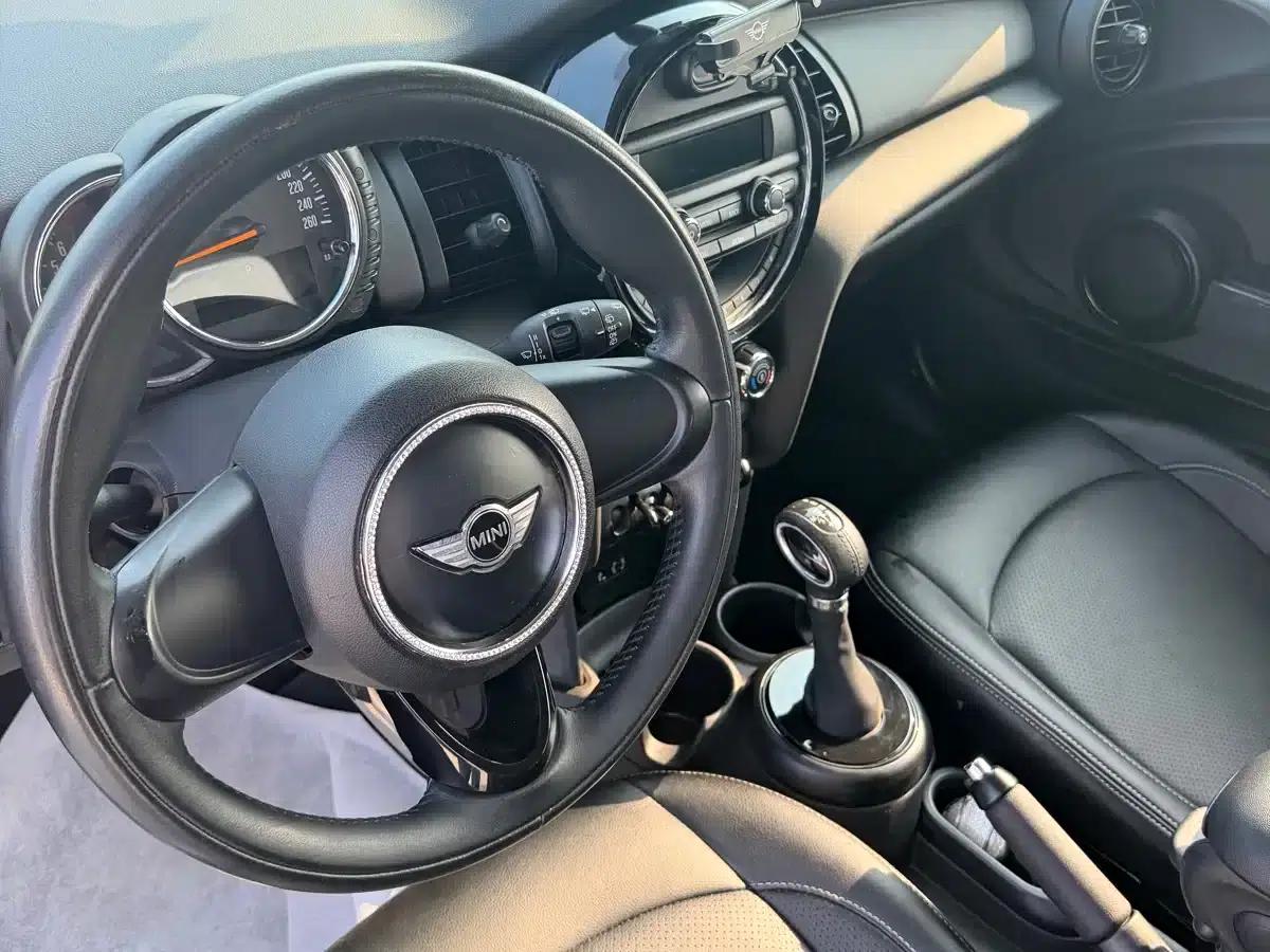 2014 MINI 1.2T ONE — миниатюра 9